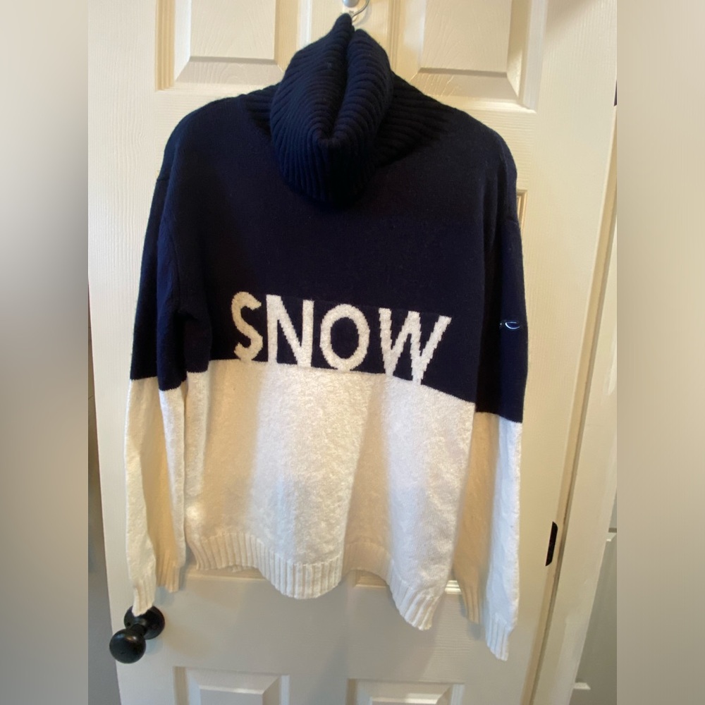 KJUS- women’s wool/cashmere mix blend sweater